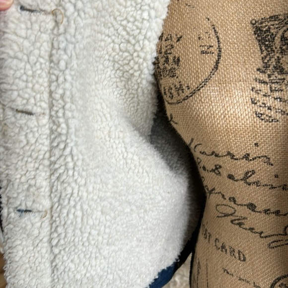 Ashley Vintage Charm sherpa lined distressed blue jean button close jacket - Picture 12 of 16